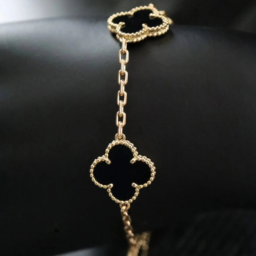 Hõrae Four-Leaf Clover Bracelet - Symbolic Elegance and Luck