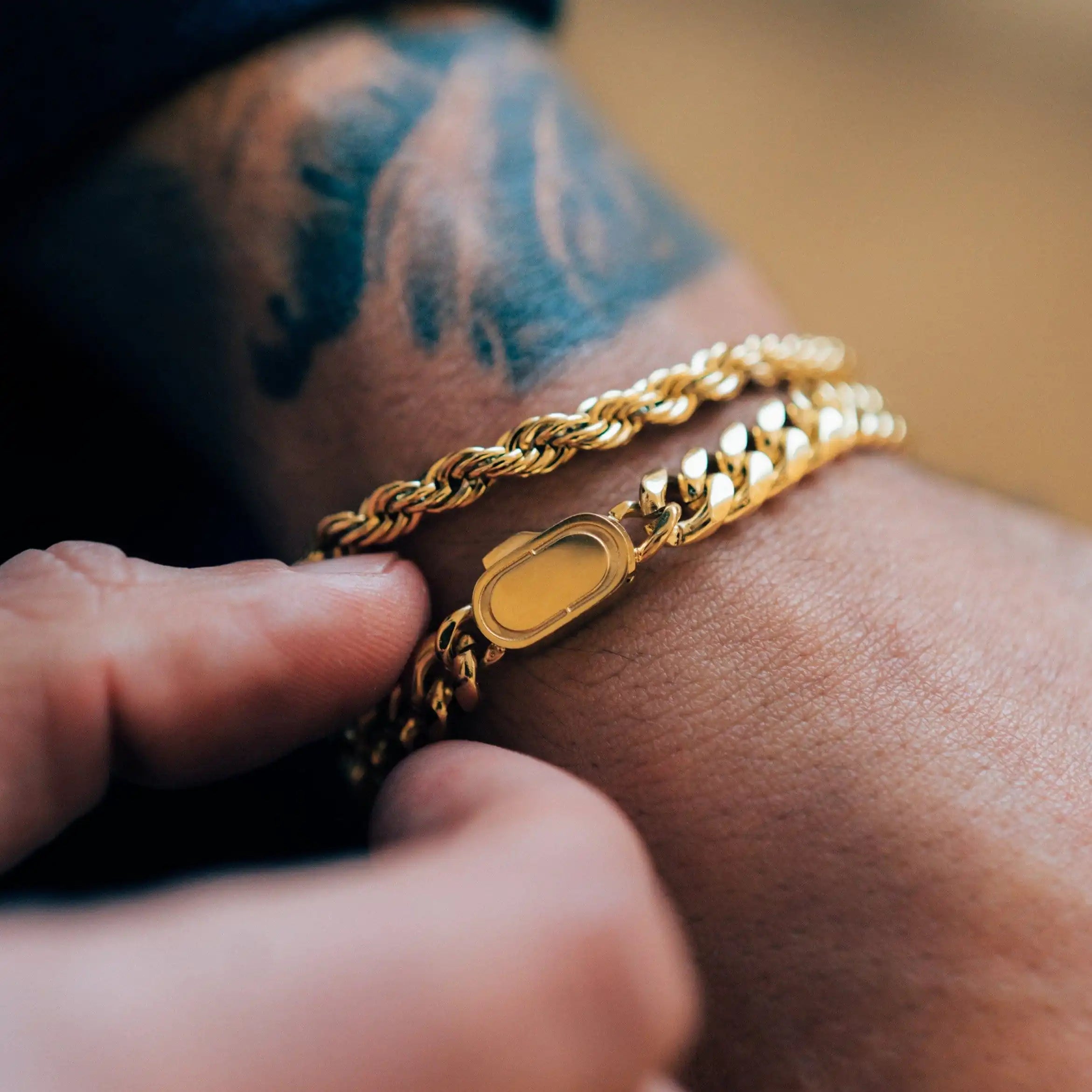 Hõrae Cuban Bracelet Gold - Timeless Elegance and Bold Luxury