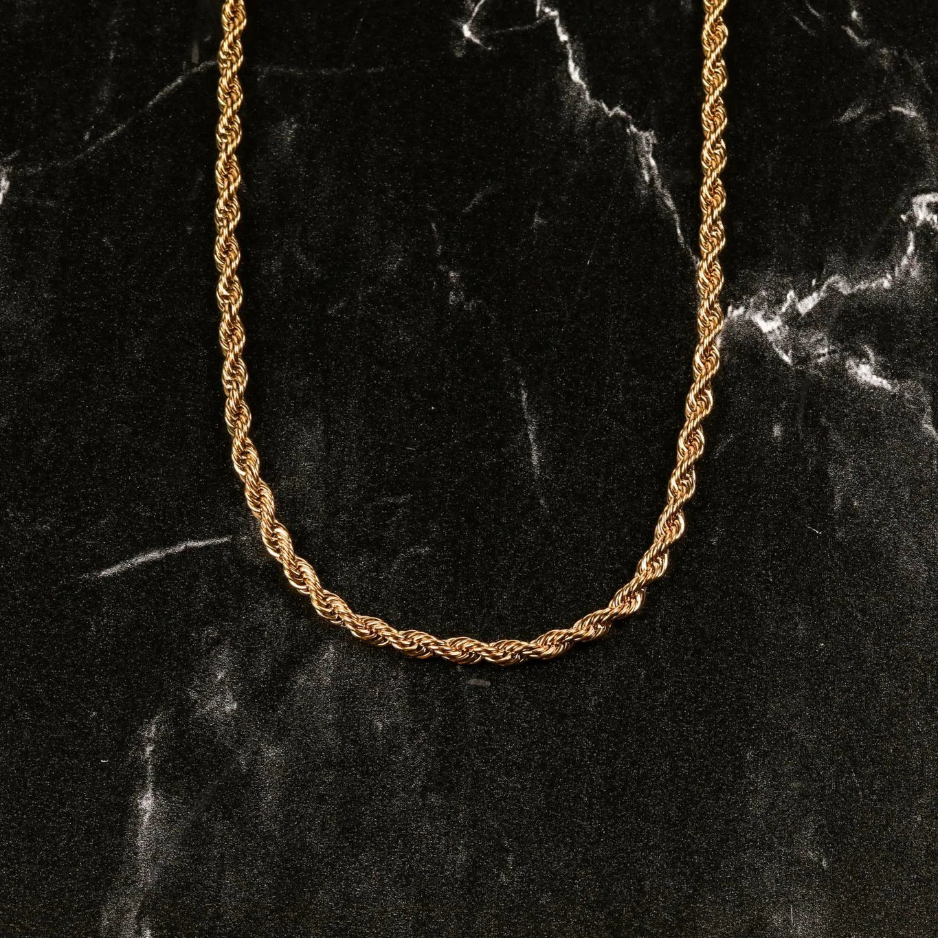 Elegant Hõrae Rope Chain - Timeless Jewelry Design